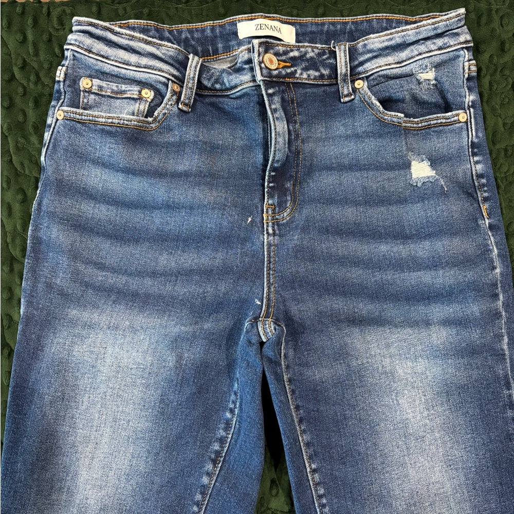Zenana boutique cropped jeans size 31